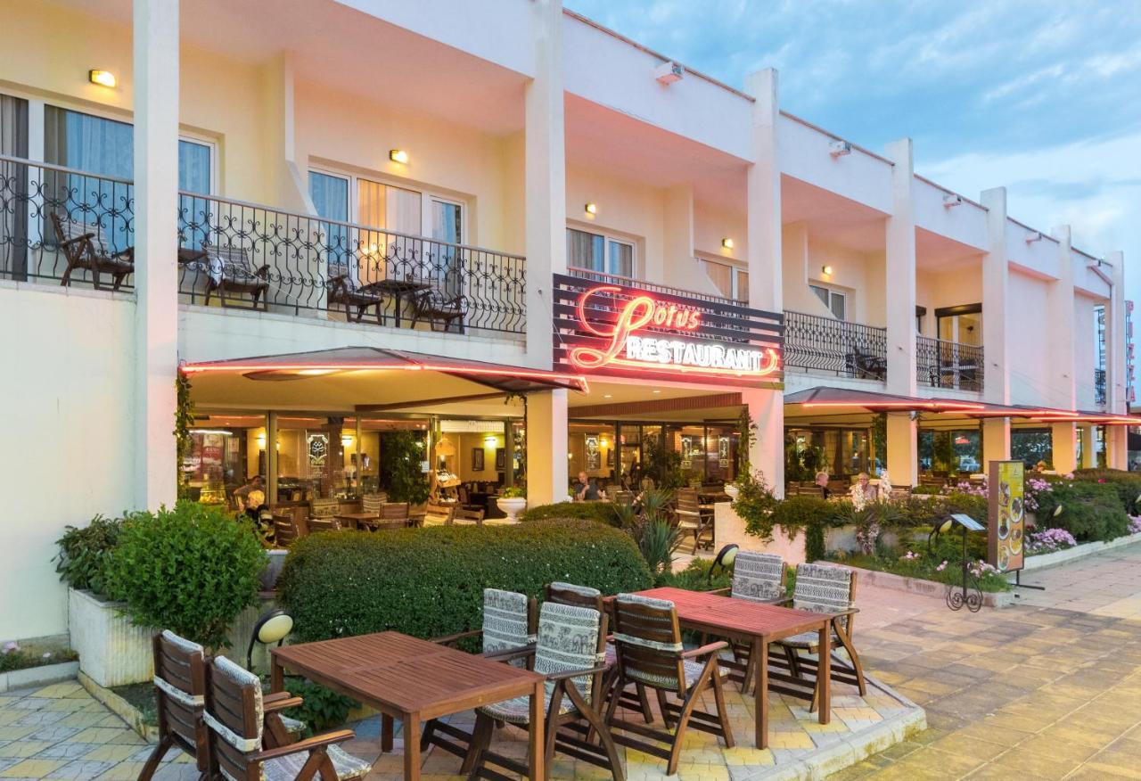 Lotus Family Hotel - Free Parking Slăntjev Brjag Exteriör bild