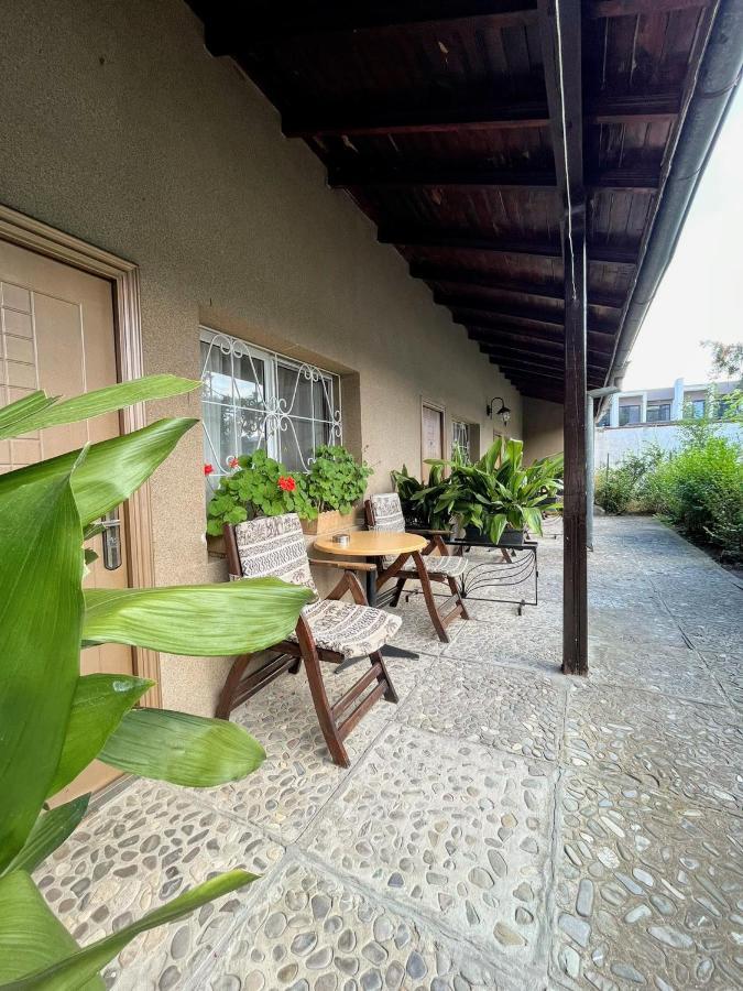 Lotus Family Hotel - Free Parking Slăntjev Brjag Exteriör bild