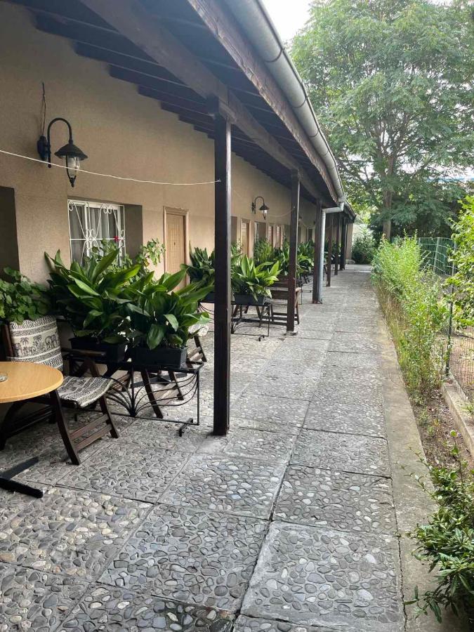 Lotus Family Hotel - Free Parking Slăntjev Brjag Exteriör bild