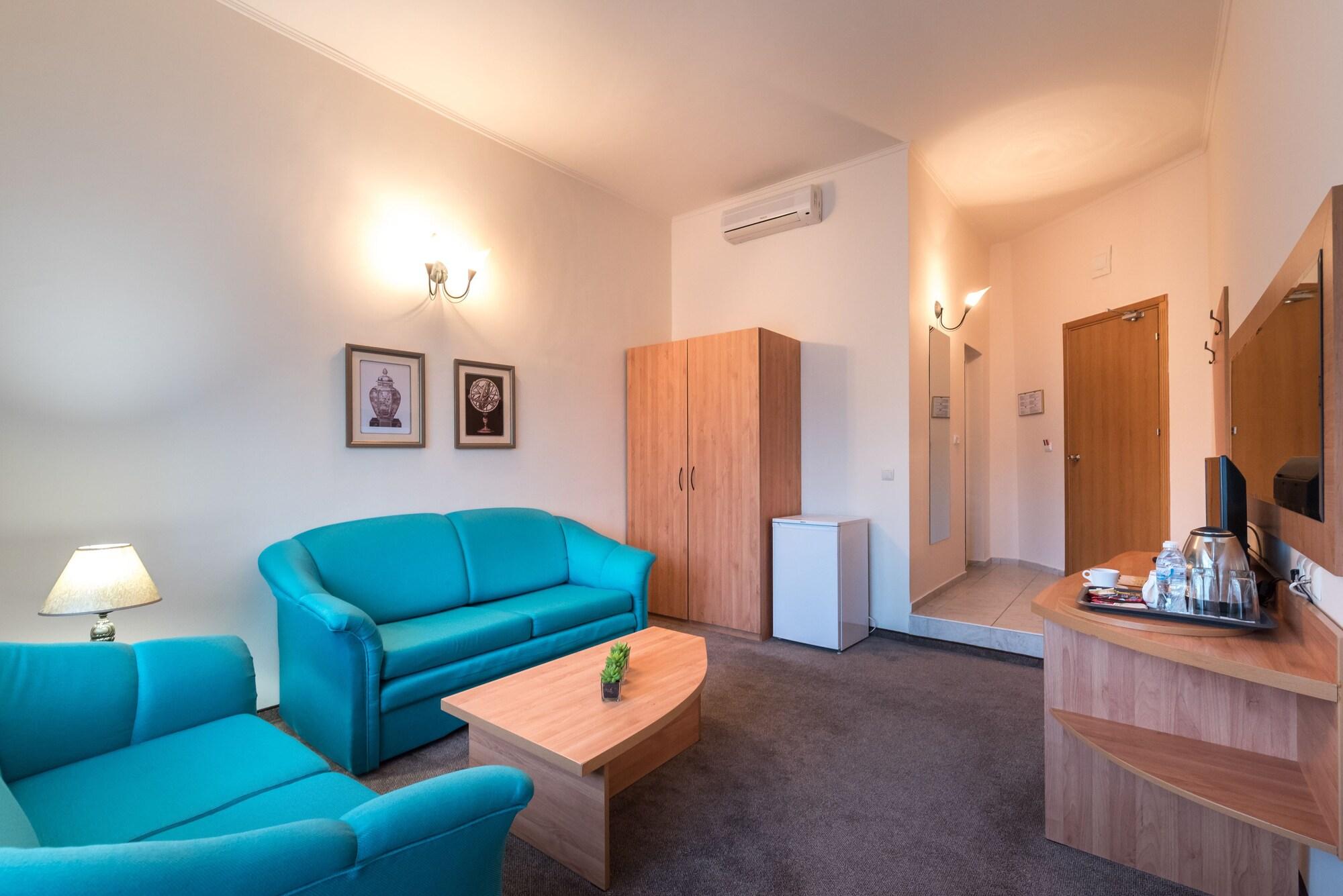 Lotus Family Hotel - Free Parking Slăntjev Brjag Exteriör bild