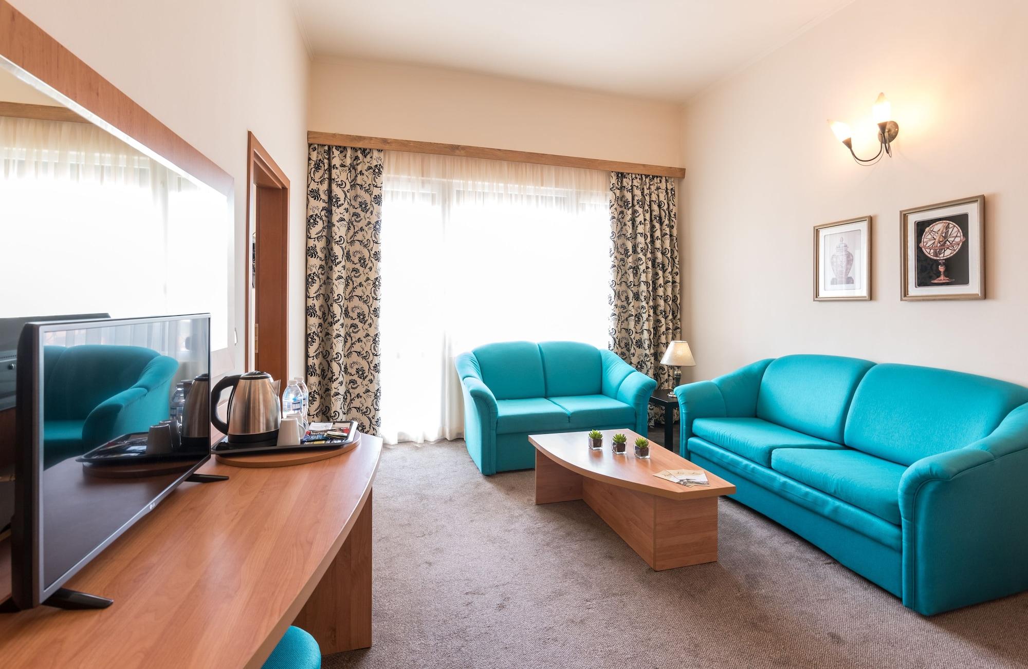 Lotus Family Hotel - Free Parking Slăntjev Brjag Exteriör bild